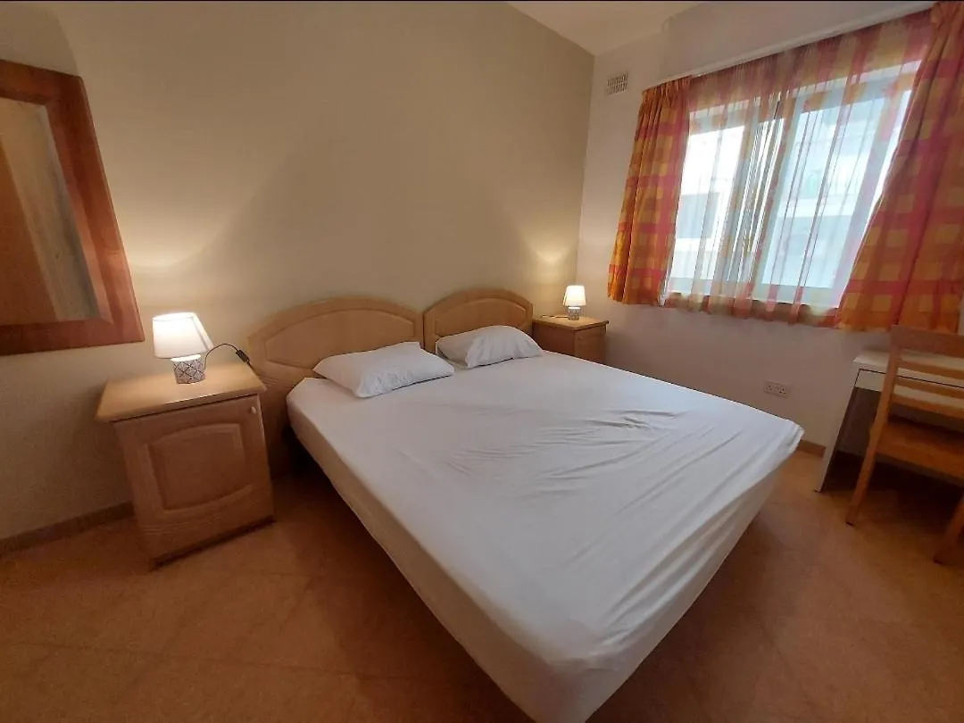 Private Room In Shared Apartment Close To University Of Malta & Mater Dei Birkirkara